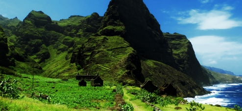 Vertes vallées et coulées de lave